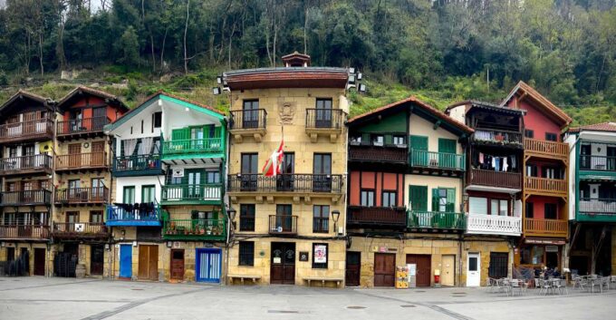San Sebastian: Optimized Transfer to Biarritz & Surroundings - Bidart: Basque Village Charm