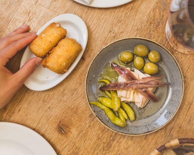San Sebastian: Pintxos (Tapas) Tour, Open Groups - Explore San Sebastians Old Town