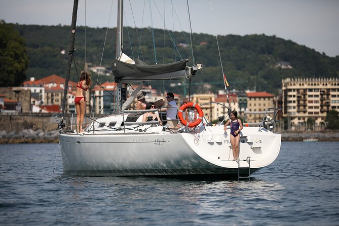 San Sebastian Private Sailing at La Concha Beach & Pasai Donibane - Overview of the San Sebastian Sailing Trip