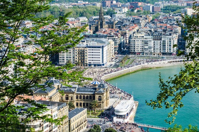 San Sebastian Scavenger Hunt and Highlights Self-Guided Tour - Exploring San Sebastiáns Hidden Gems