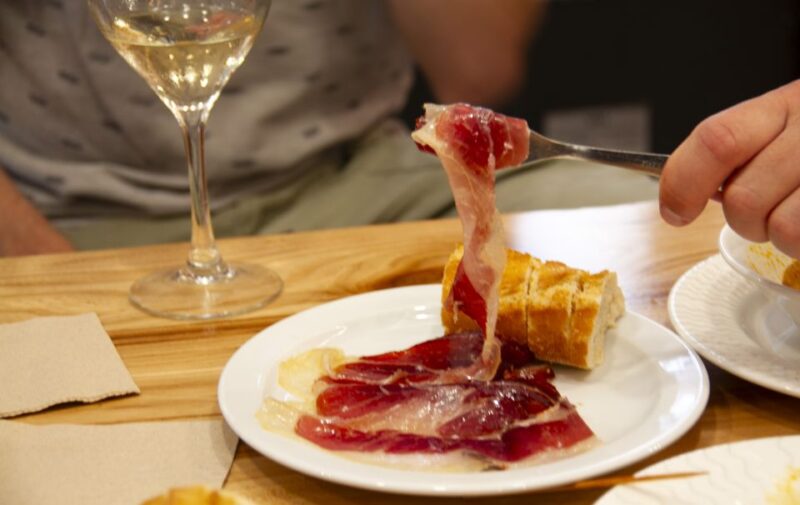 San Sebastian Secret Food Tour - Group Size and Language