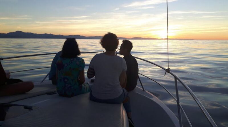 San Sebastian: Sunset on a Yacht - Inclusions and Exclusions