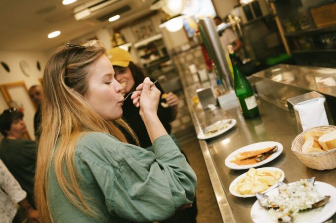 San Sebastian: The Ultimate Pintxos and Wine Tour - Taste a Variety of Drinks