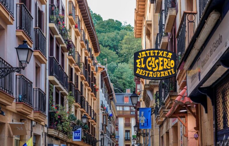 San Sebastian: Walking Tour of the Citys Landmarks - Itinerary Highlights