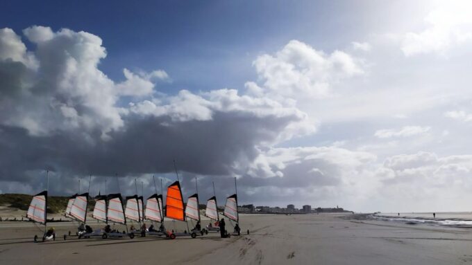 Sand Yachting Lesson On The Berck Beach - Preparing for the Lesson