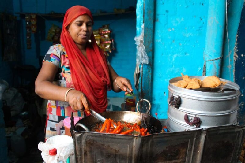 Sanjay Colony Tour & Family Lunch - Key Points