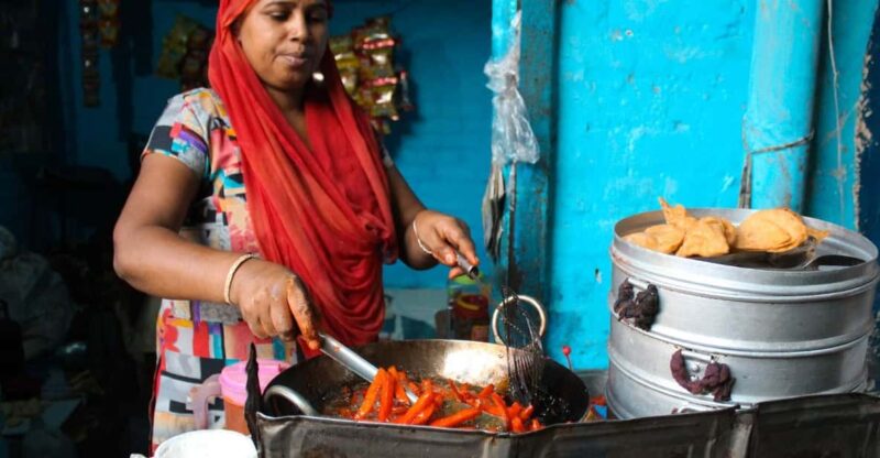 Sanjay Colony Tour & Family Lunch - Itinerary and Experience