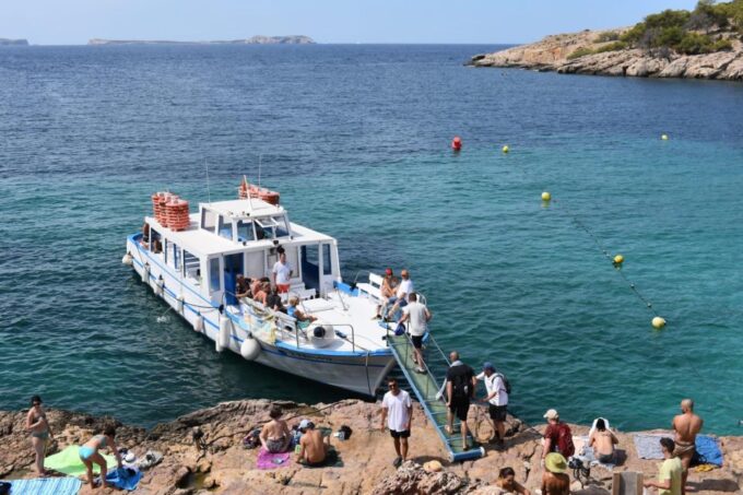 Sant Antoni: Round-Trip Ferry Transfer to Cala Salada Beach - Customer Feedback
