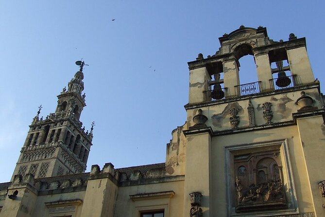 Santa Cruz Evening Walking Tour in Seville Including Tapas and Drinks - Tapas and Culinary Culture