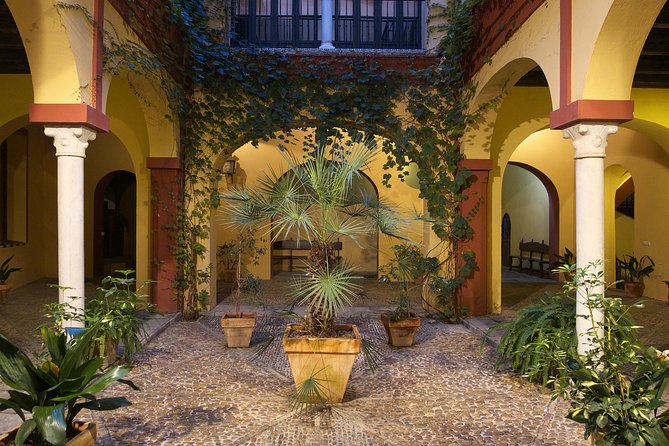 Santa Cruz Jewish Quarter Guided Tour in Seville - Public Transportation and Accessibility