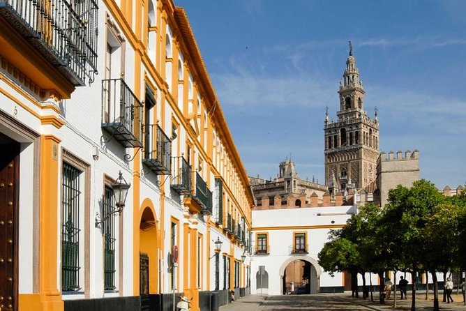 Santa Cruz Quarter and Alcazar Guided Day Tour in Seville - Quick Points