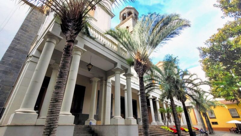 Santa Cruz: Self-guided Old Town Walk Sights and Specials - Indulging in the Signature Barraquito Drink