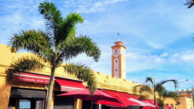 Santa Cruz: Self-guided Old Town Walk Sights and Specials - Commemorating History at the War Memorial
