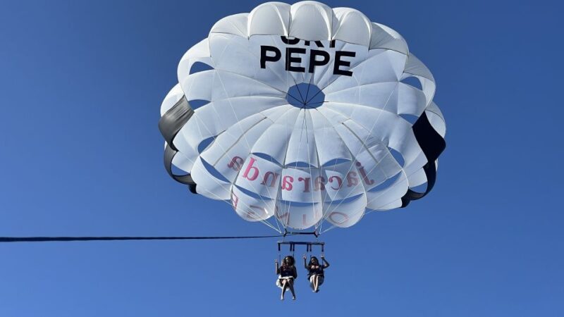 Santa Eulària Des Riu: Parasailing Boat Cruise With Drinks - Onboard Amenities