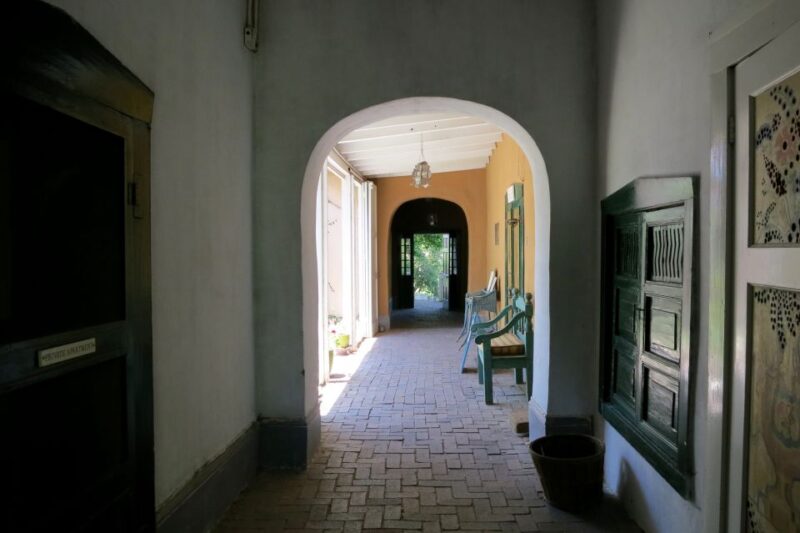 Santa Fe: Canyon Road Arts District Walking Tour - Key Points