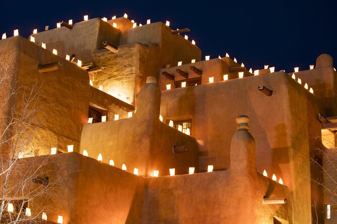 Santa Fe's Enchanted Christmas Stroll - Key Points