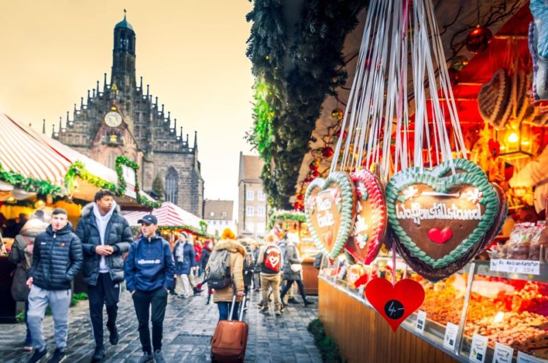 Santa Fe's Enchanted Christmas Stroll - Festive Landmarks