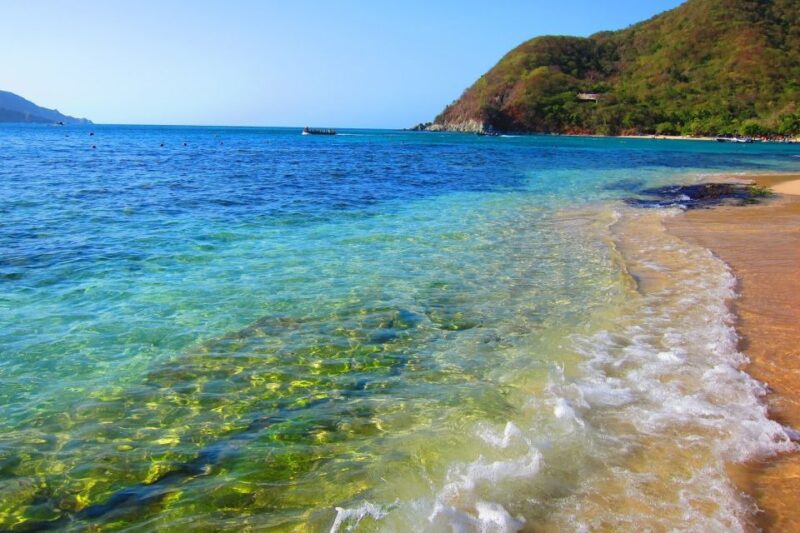 Santa Marta: Cristal Beach Day-Trip - Experience and Activities