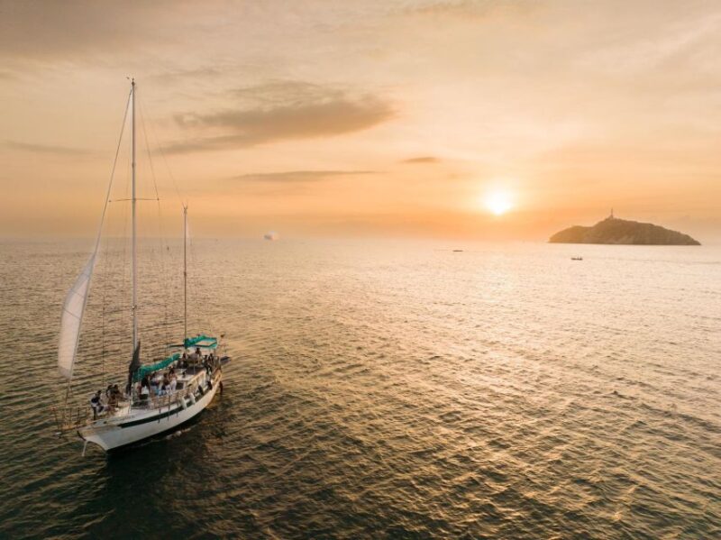 Santa Marta: Sunset Tour - Onboard Amenities