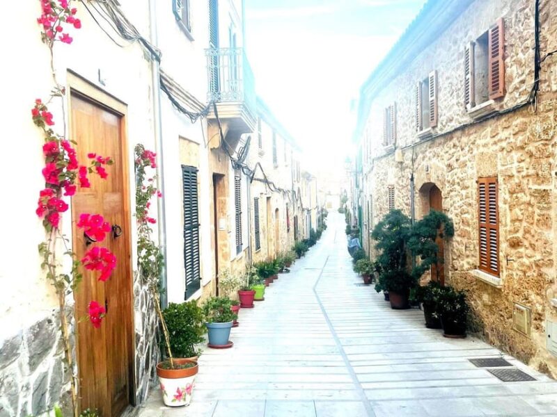 Santa Ponca: Couplewalk, Fun Game and City Walk for Couples - Highlights of the CoupleWalk Experience