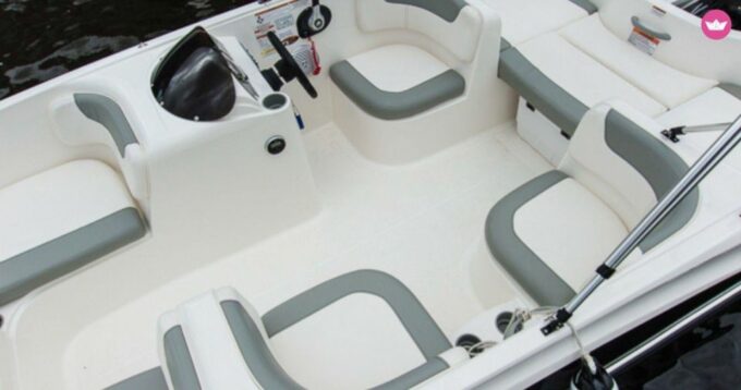 Santa Ponsa: BOAT Tour Without License. Be the Captain! - Exploring Mallorca by Sea