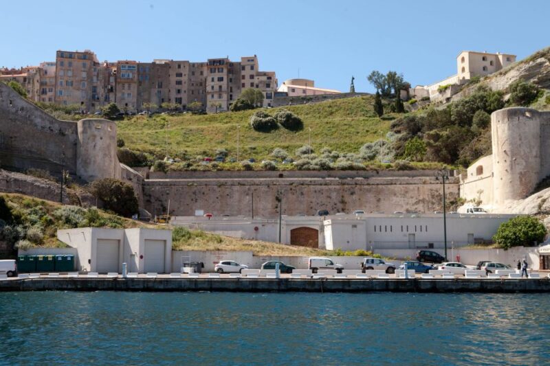 Santa Teresa: Bonifacio, Isola Piana, and Lavezzi Tour - Panoramic Navigation to Isola Piana