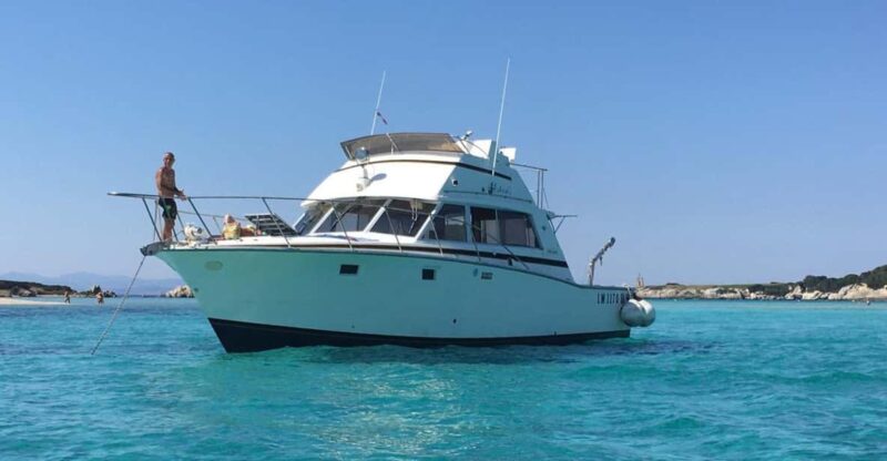 Santa Teresa: Speedboat Tour Around Lavezzi and Piana Island - Itinerary
