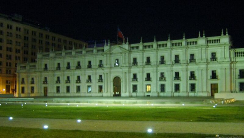 Santiago: 4-Hour Private Night Tour With Dinner and Show - Dinner and Entertainment