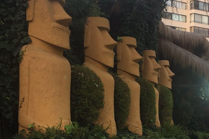 Santiago: Bali Hai Dinner & Show, Transport and Wine Refill - Key Points