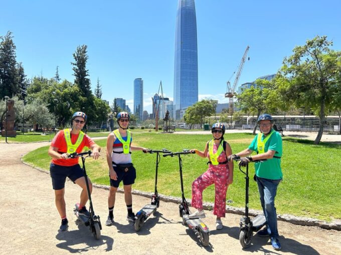 Santiago by Scooter: a Journey Between Nature and Urbanism - Sculpture Park
