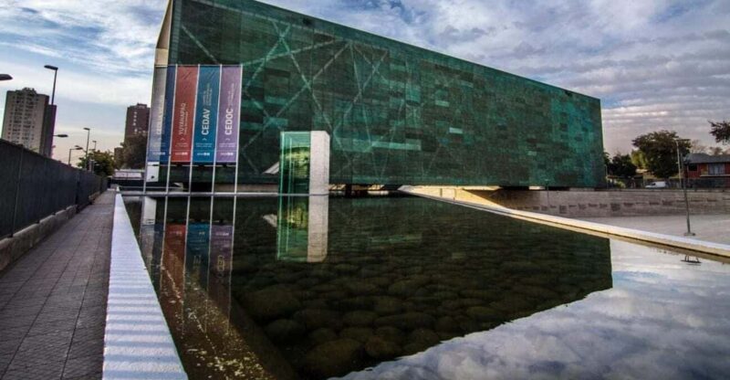 Santiago: City Tour With Lunch and Hotel Transfers - Key Points