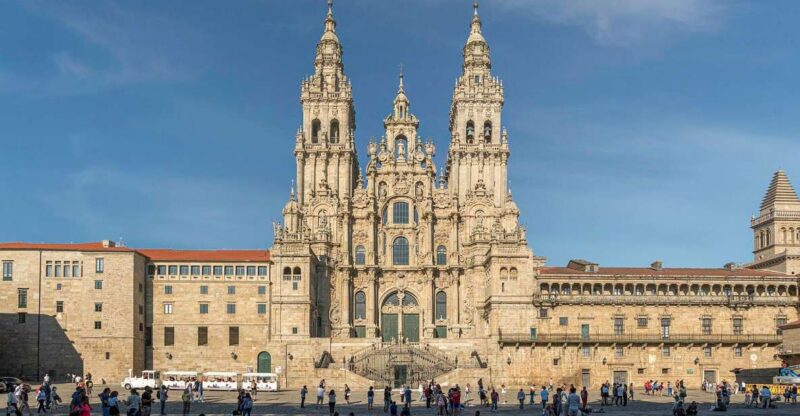 Santiago Compostela Private Day Trip From Porto - Pickup and Transportation