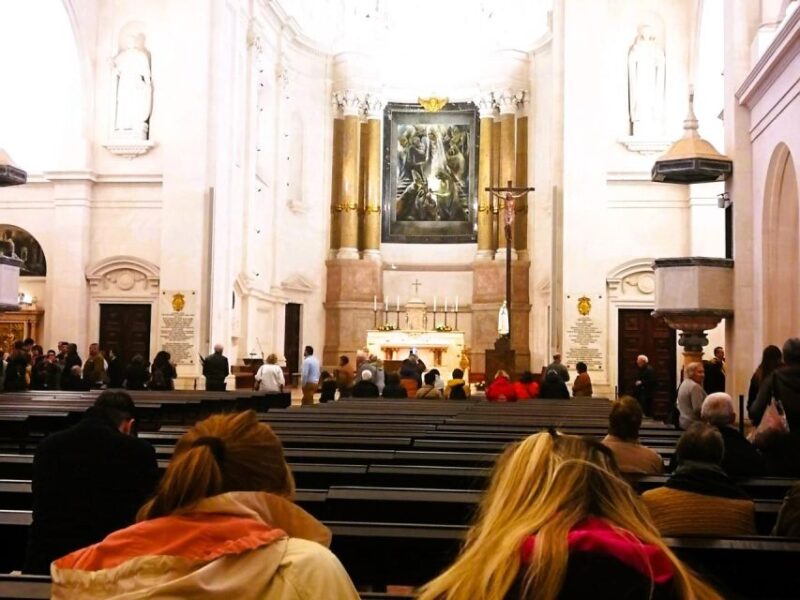 Santiago De Compostela and Lady of Fátima on a Private Trip - Included Services