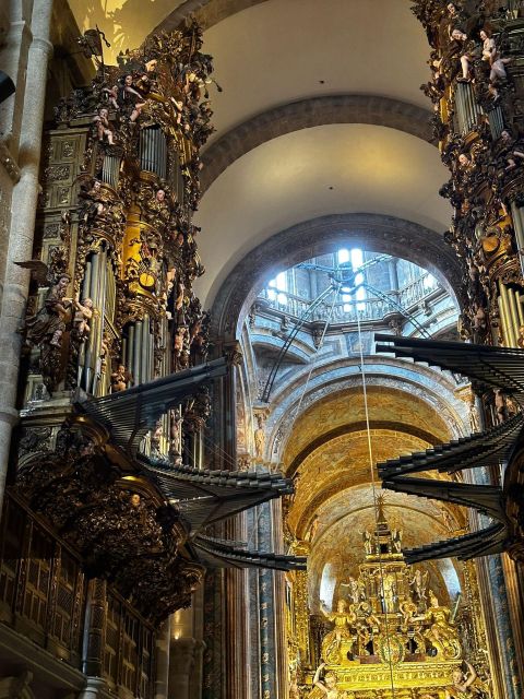 Santiago De Compostela: Cathedral, Museum, and Old Town Tour - Explore the Historic Center