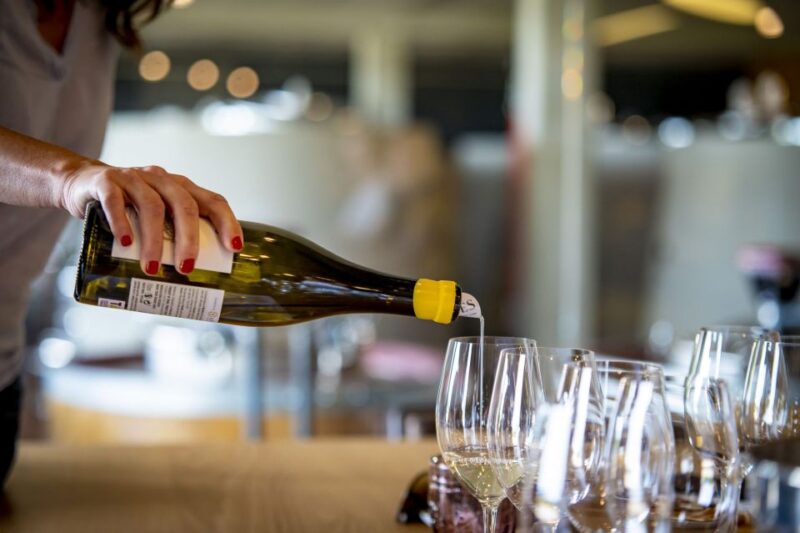 Santiago De Compostela: Cheese and Wine Tasting Experience - Accessibility and Cancellation Policy