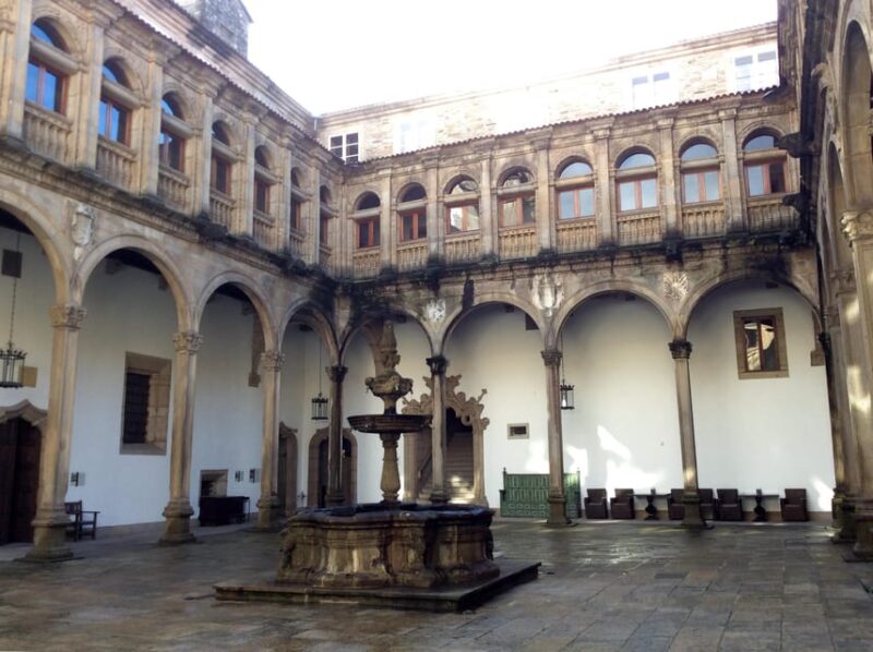 Santiago De Compostela: Highlights Tour With Tickets - Itinerary