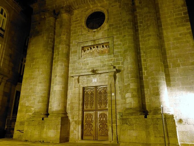 Santiago De Compostela: Land of Legends & Meigas Night Tour - Discovering History and Legends