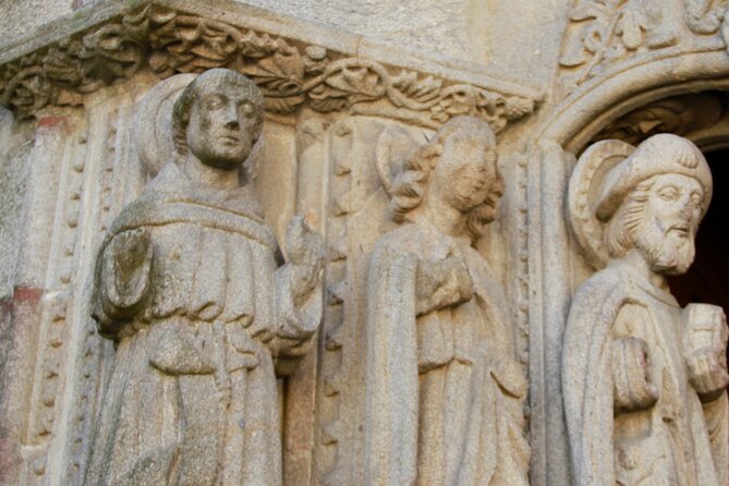 Santiago De Compostela Old Town Private Walking Tour - Meeting Point and Tour Duration
