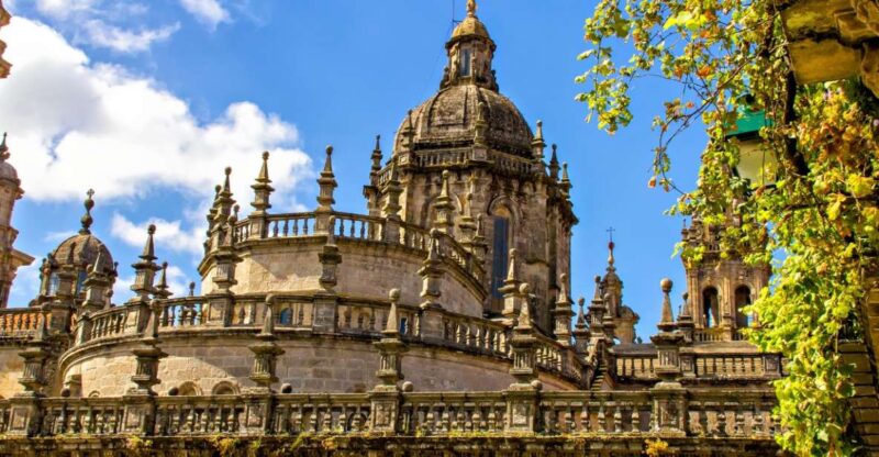 Santiago De Compostela Private 10- Hours Tour From Oporto - Tour Inclusions