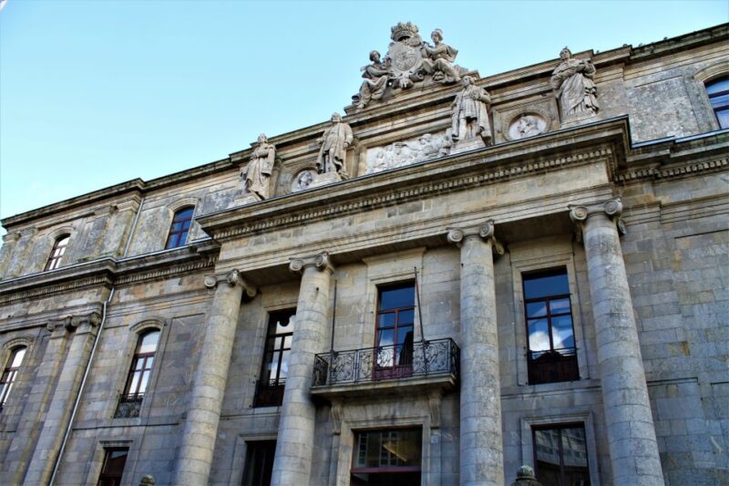 Santiago De Compostela Private Guided Tour - City Symbols and Traditions