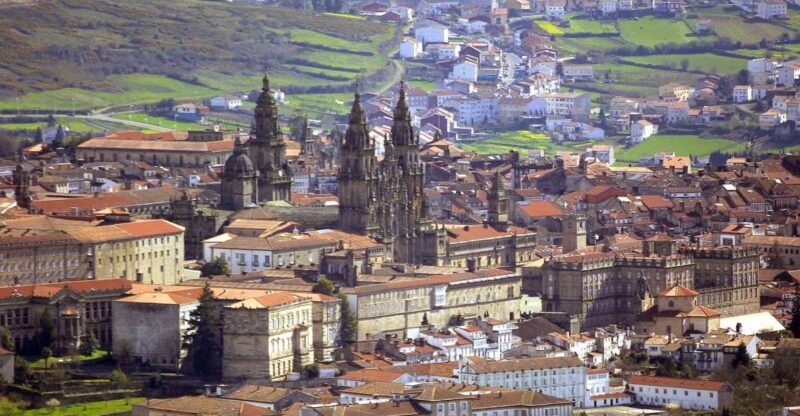 Santiago De Compostela Private Tour From Lisbon - Cultural Experience