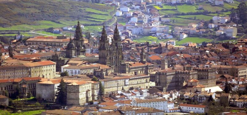 Santiago De Compostela Private Tour From Lisbon - Transportation and Amenities
