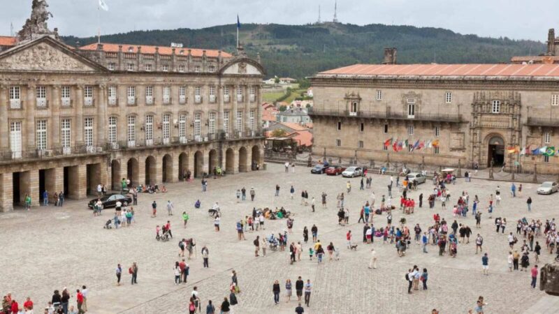 Santiago De Compostela Private Tour From Lisbon - Admiring the Plaza Del Obradoiro
