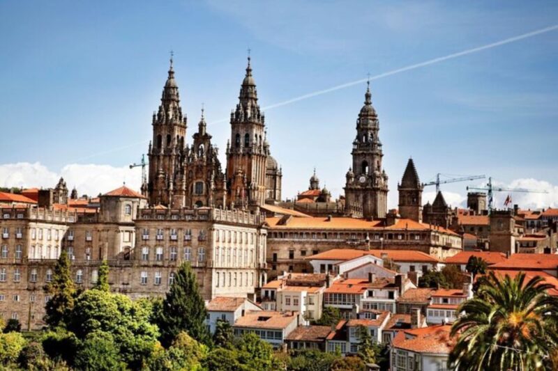 Santiago De Compostela: Private Tour With a Local Guide - Exploring the Main Sights