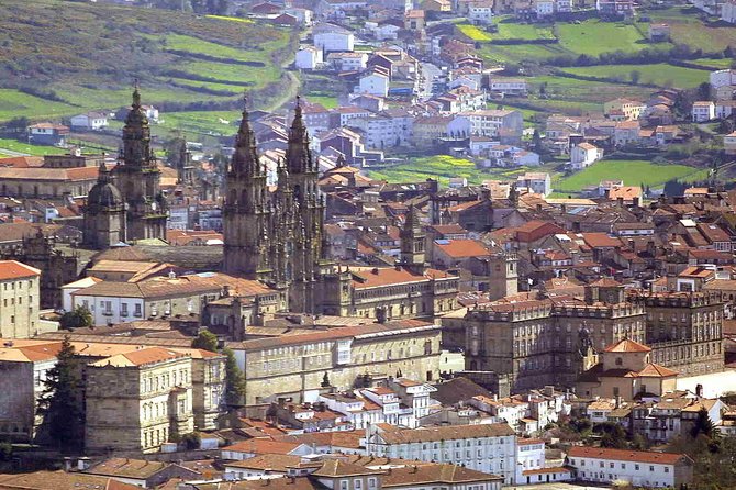 Santiago De Compostela Private Transfer From the City Centre to SCQ Airport - Service Overview
