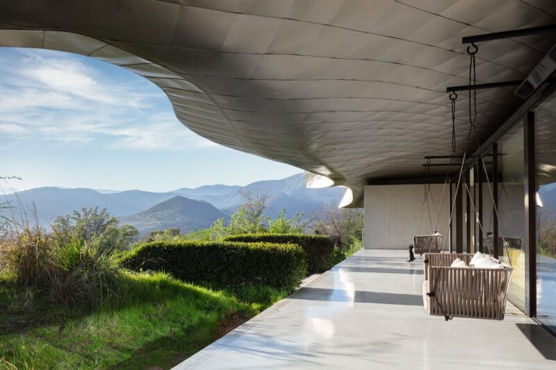 Santiago: Guided VIK Winery Tour With Tasting & Hotel Pickup - Explore VIK Winerys Design
