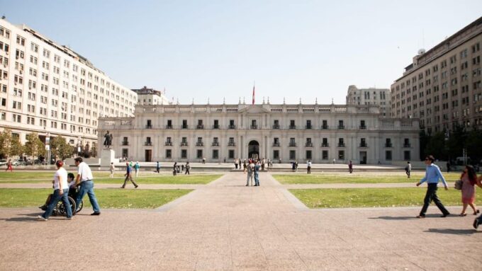 Santiago: Highlights Private City Tour - Historic Neighborhoods