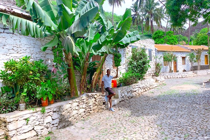 Santiago Island: 4-Hour Calabaceira Valley Hike & Guided Tour to Cidade Velha - Exploring Calabaceira Valley