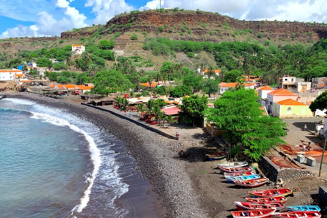 Santiago Island: 4-Hour Calabaceira Valley Hike & Guided Tour to Cidade Velha - Highlights of the Experience