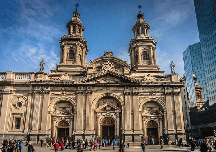 Santiago : Must-See Sites Walking Tour With A Guide - Meeting Point